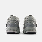 New B 1906A Concrete Silver Metallic