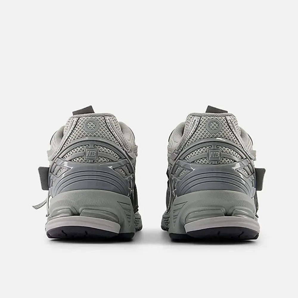 New B 1906A Concrete Silver Metallic