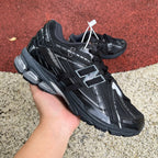 New B 1906A Black