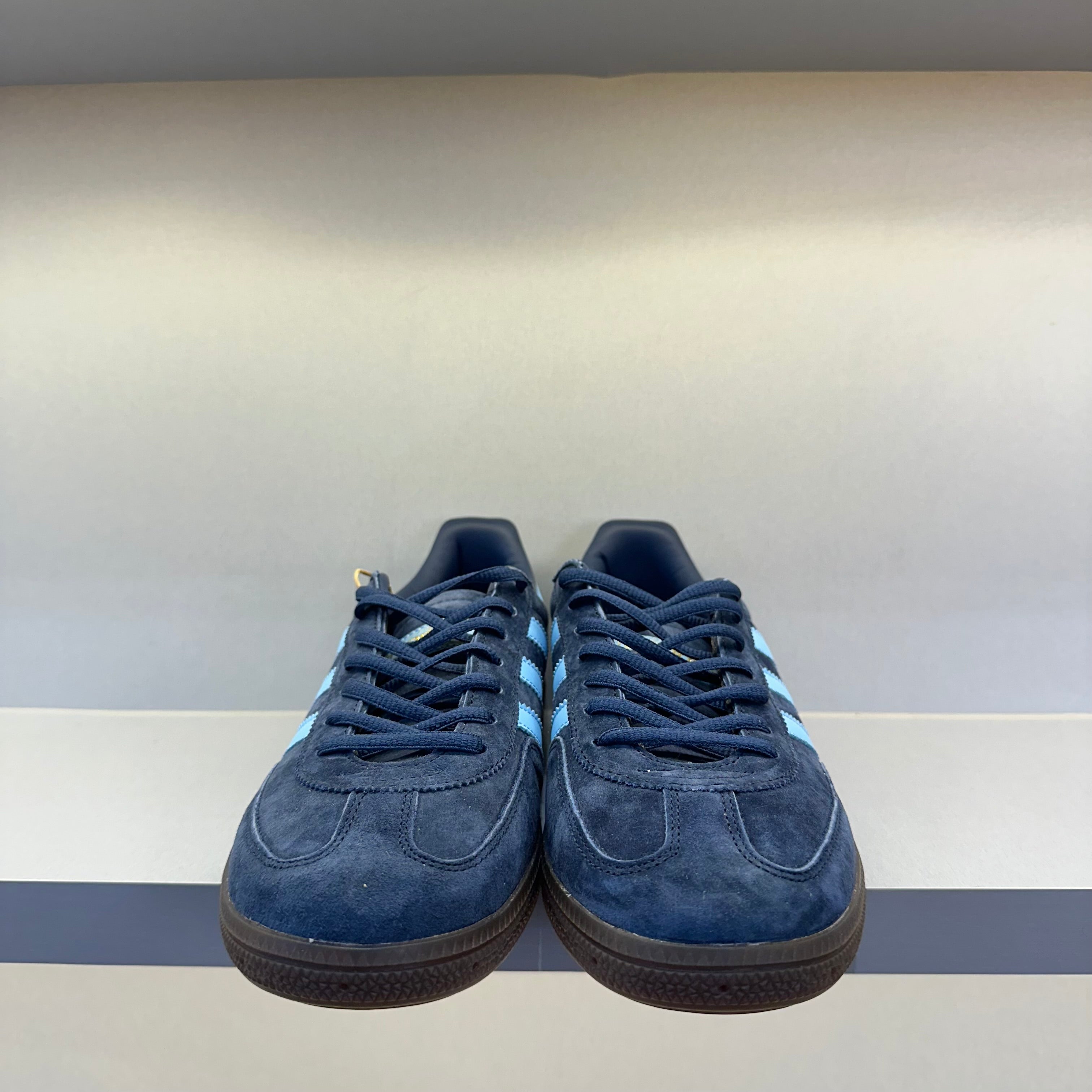 Sneaker Adi Handball Spezial Collegiate Navy Clear Sky Gum (Ready to Ship)