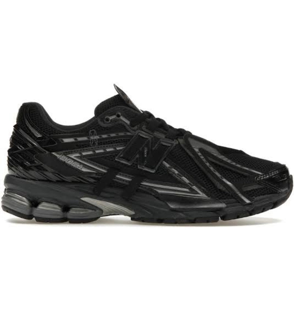 New B 1906A Black