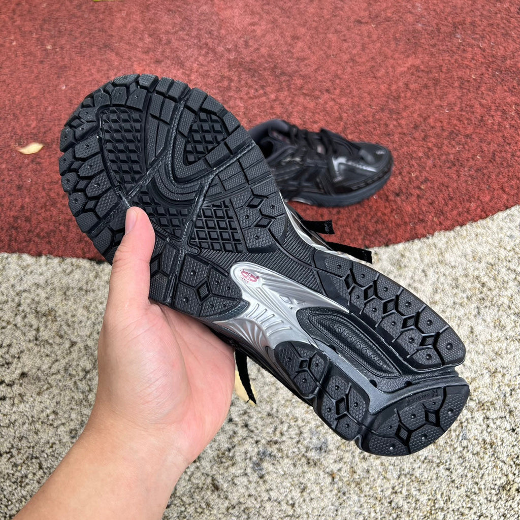 New B 1906A Black