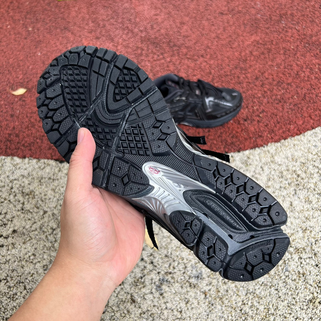New B 1906A Black