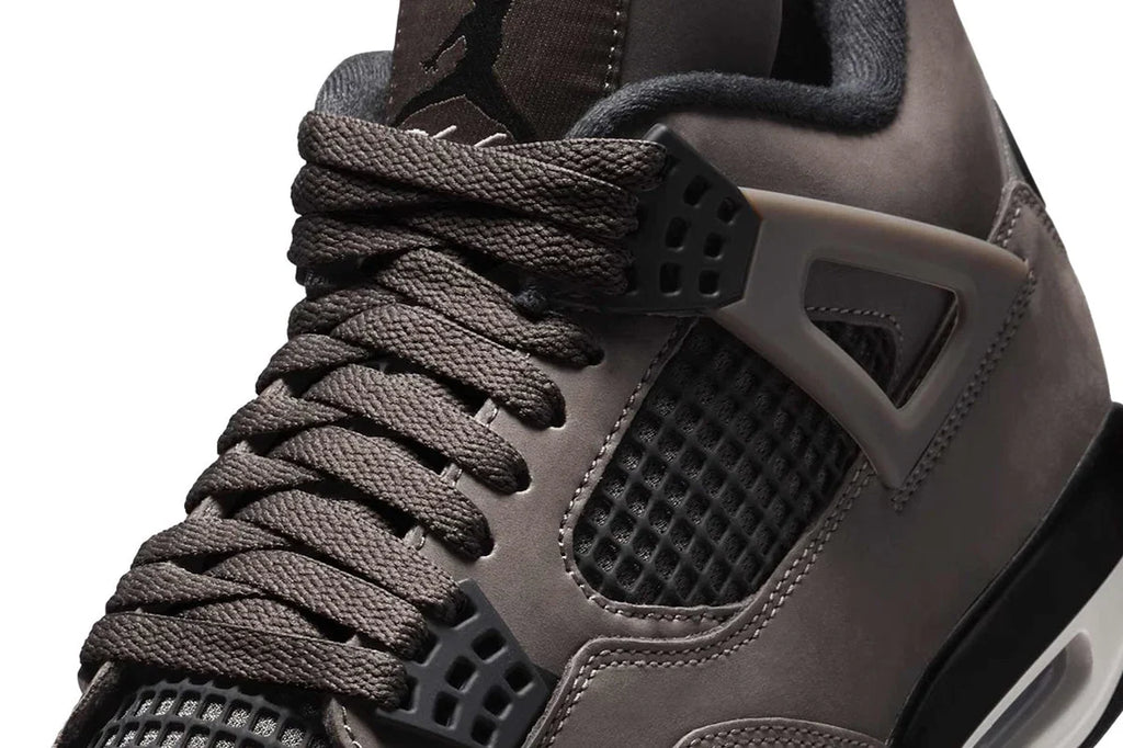 Sneaker Nk Air Jrd 4 Cave Stone and Black Marrom