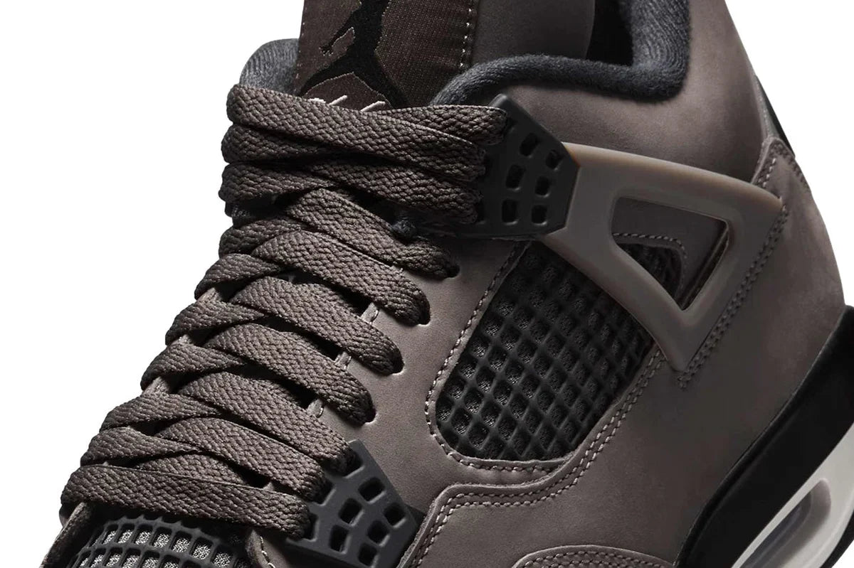 Sneaker Nk Air Jrd 4 Cave Stone and Black Marrom